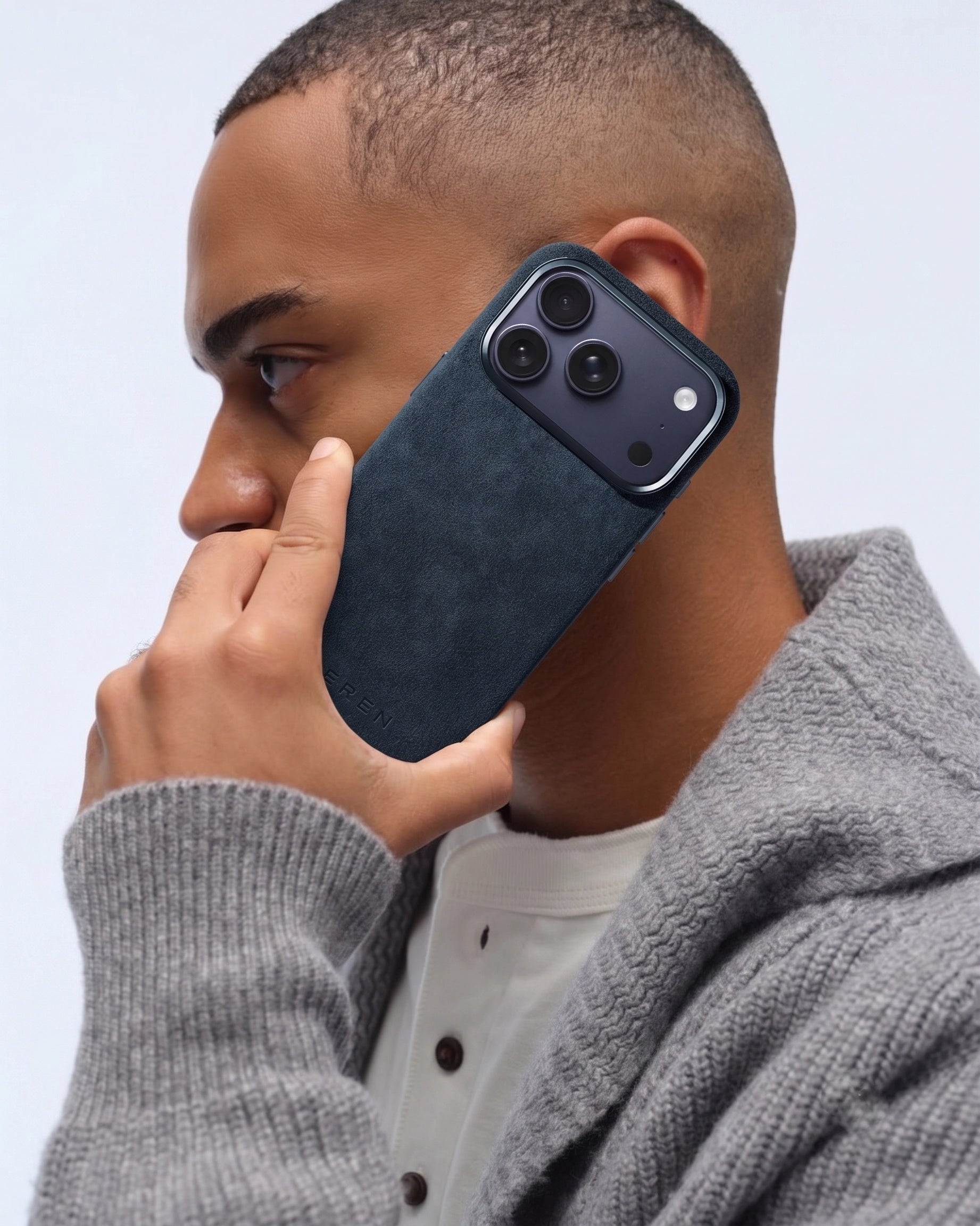 iPhone 17 Pro - Azul Navy - Alcantara Case